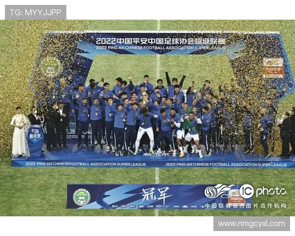 武汉三镇激战全城 球迷热情高涨共迎本赛季巅峰对决